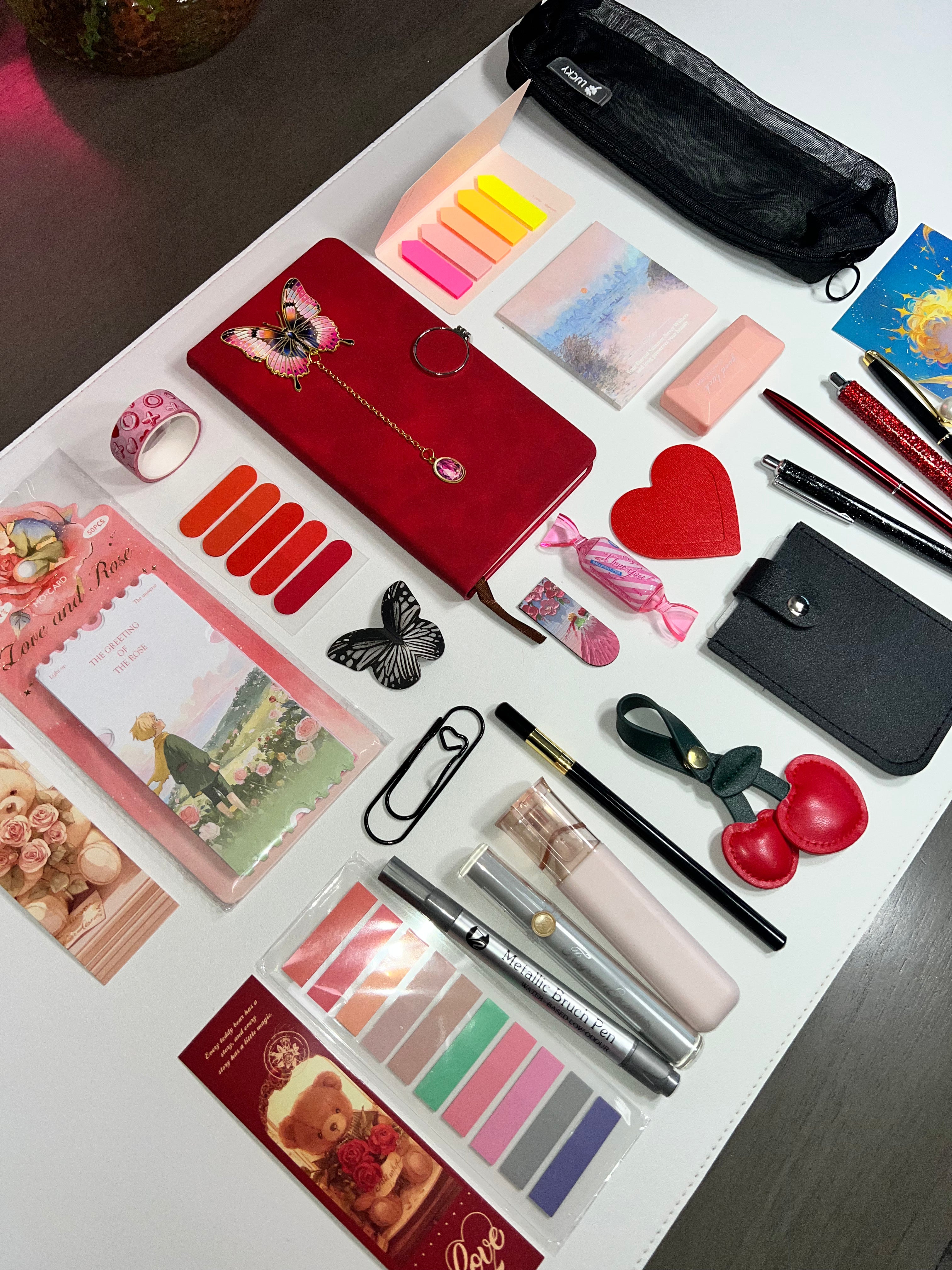 Weekly Edition – Red & Black